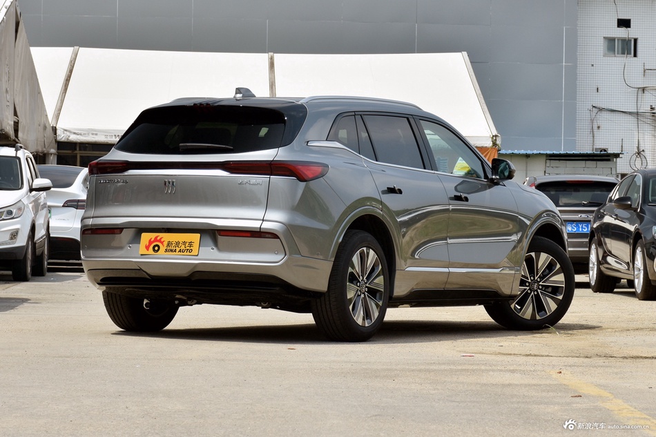 价格来说话，12月新浪报价，别克E5全国新车13.85万起