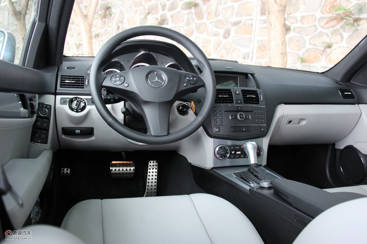 【奔驰c级(进口)】2010款奔驰c200 cgi 旅行车_综合图/外观图/内饰图