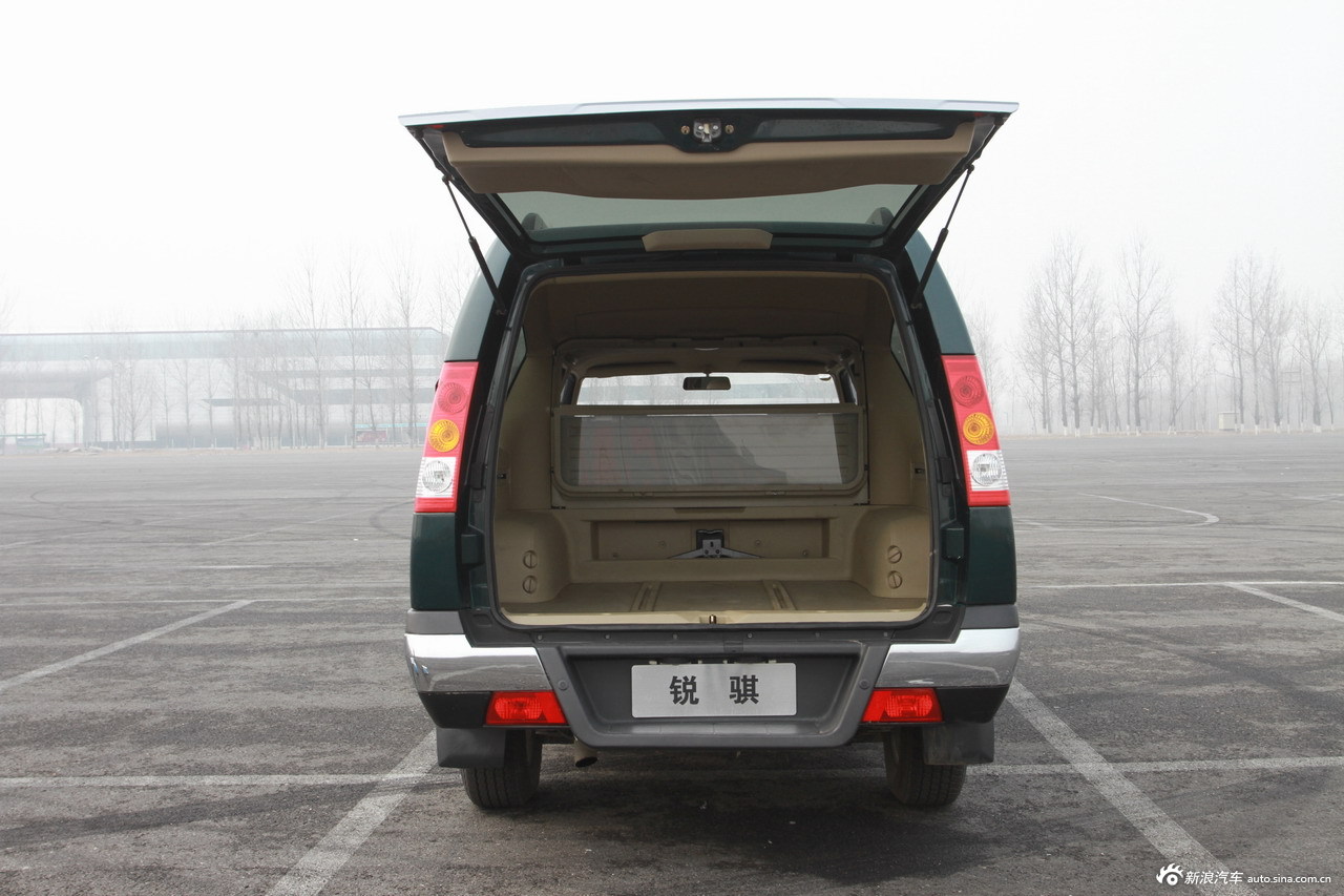 锐骐厢式车 酷绿